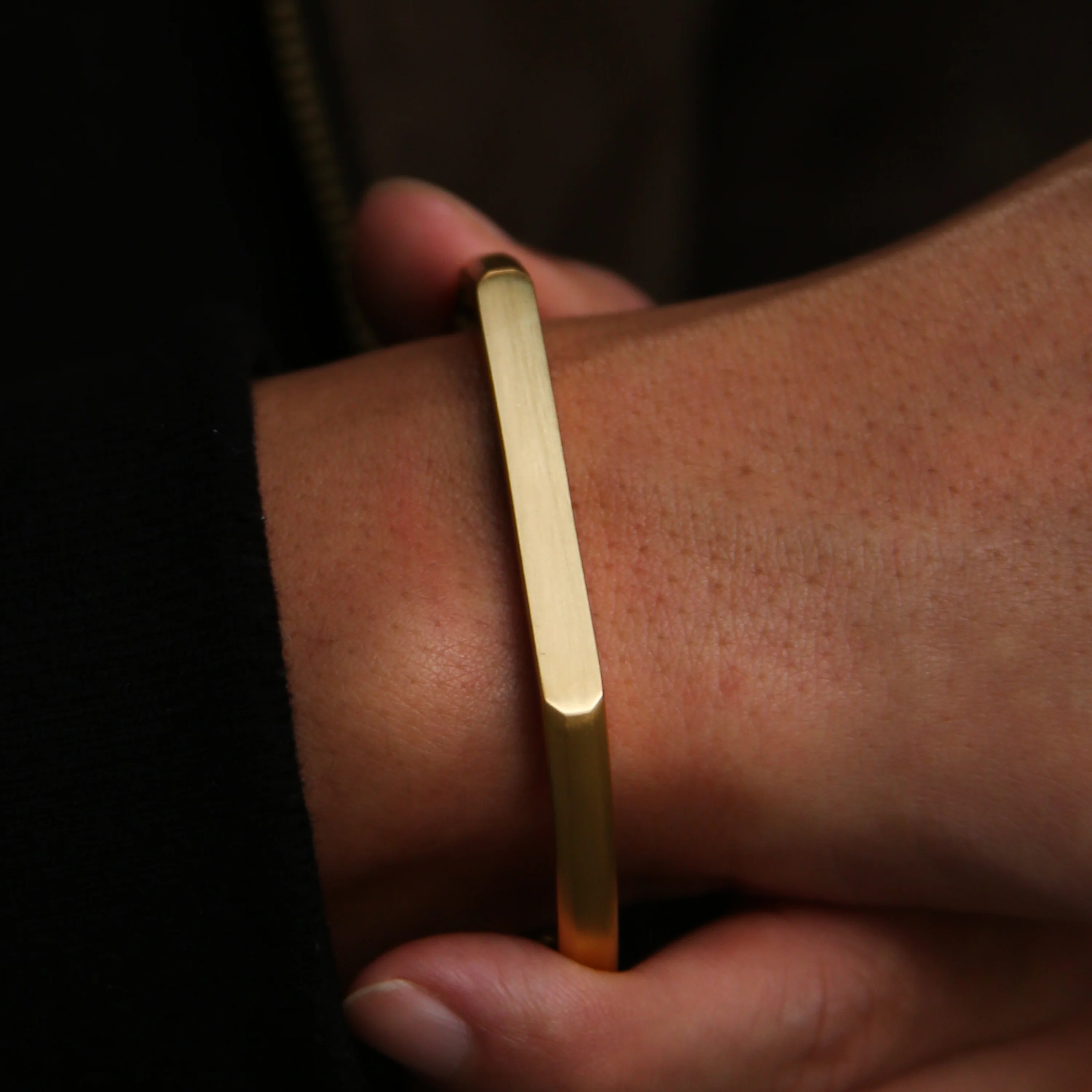 Omega 18k Gold Cuff Bracelet - Image 4