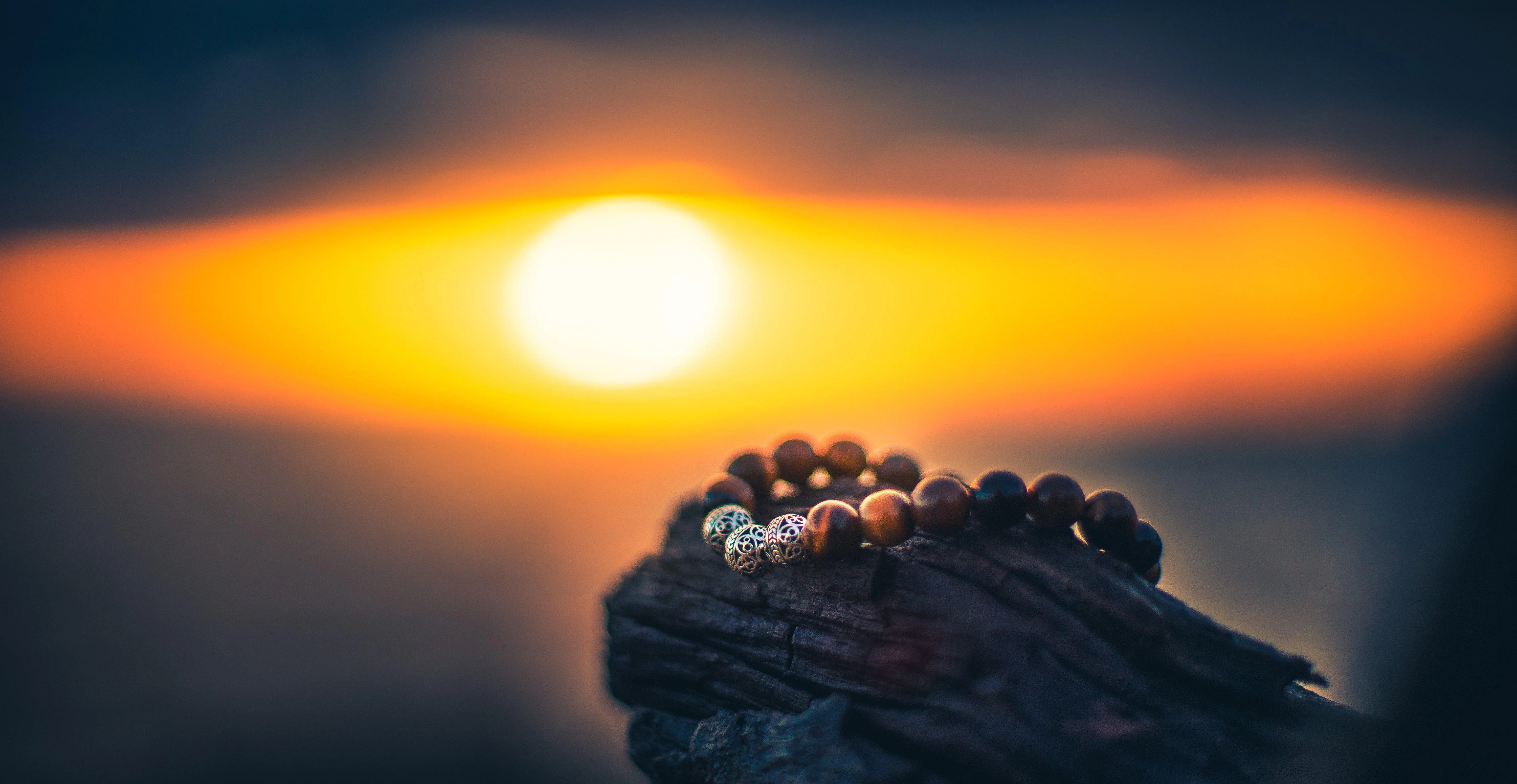 Classic Silver Tiger Eye Beaded Bracelet - Image 7