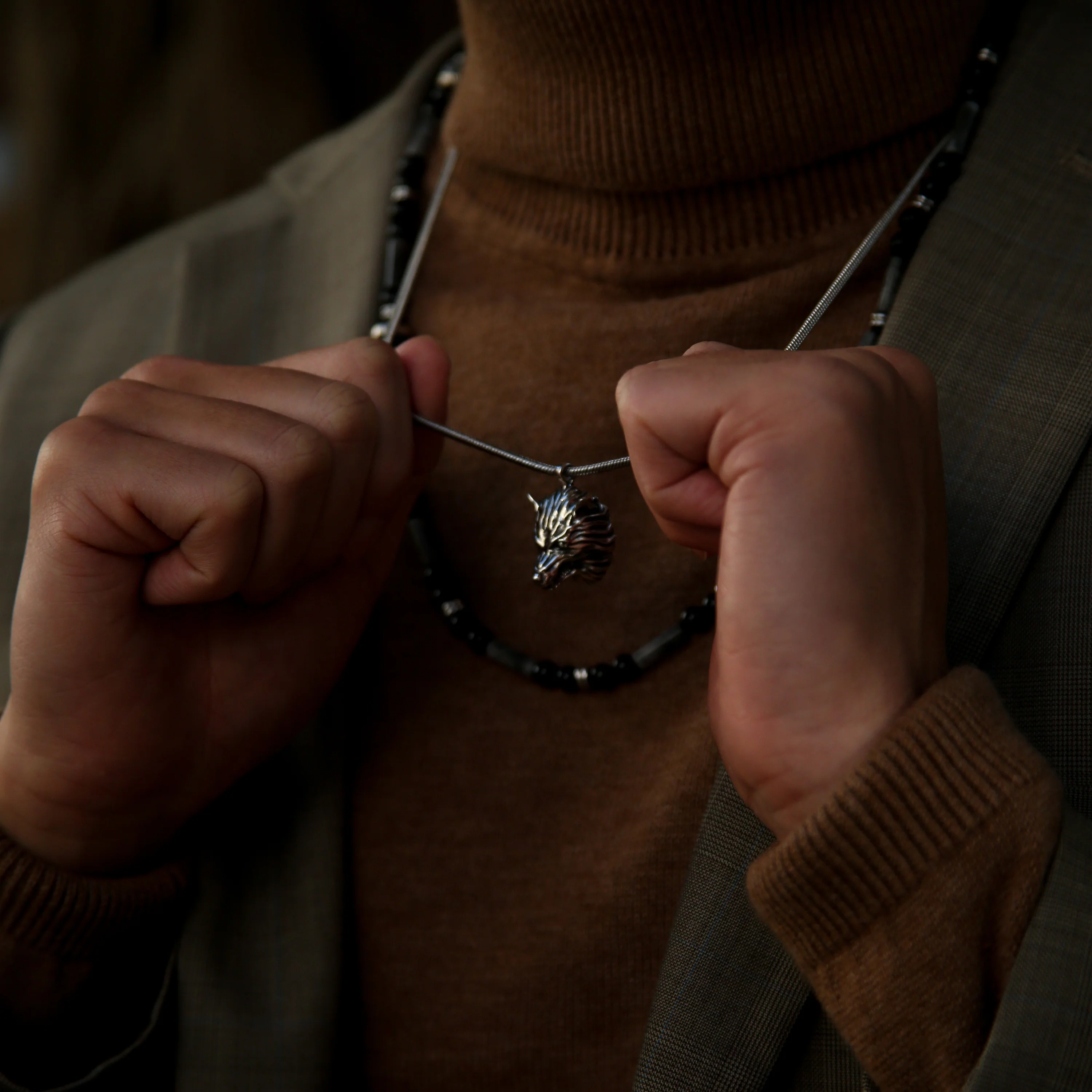 Silver Wolf Pendant Necklace - Image 6